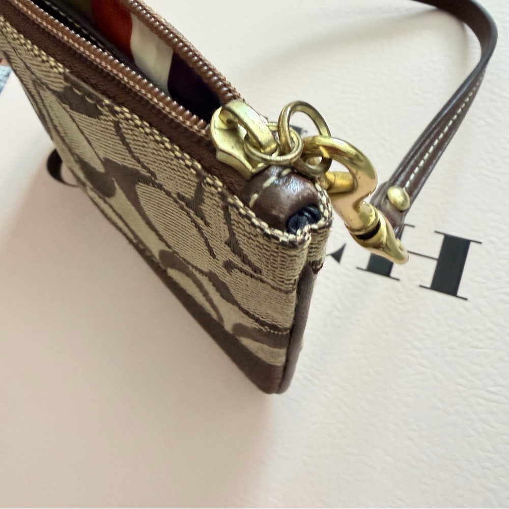 COACH SIGNATURE LEGACY ZIP WRISTLET  ARCHIVAL TWO HANG TAGS - Picture 2 of 10